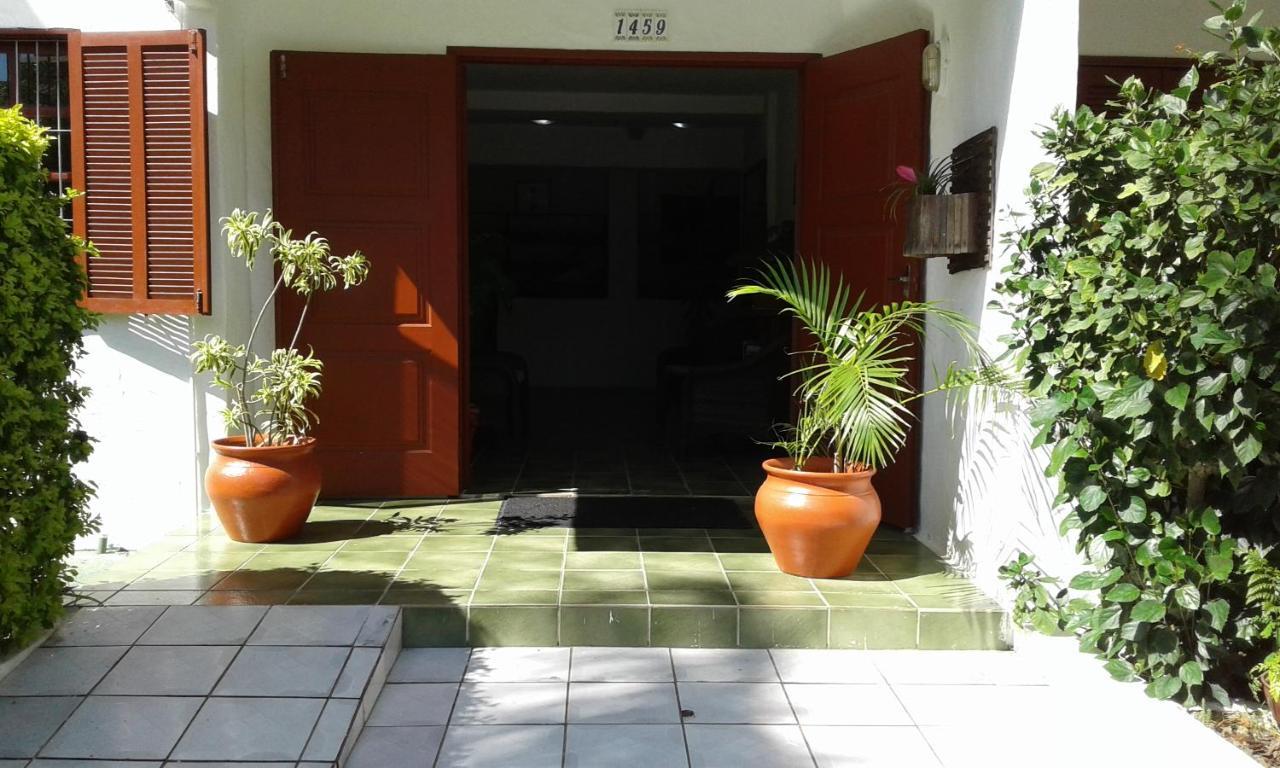 Residencial Hostal Blanco Флорианополис Экстерьер фото